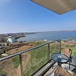 Apartament De Lux 2 Camere Cu Vedere Lacul Morii